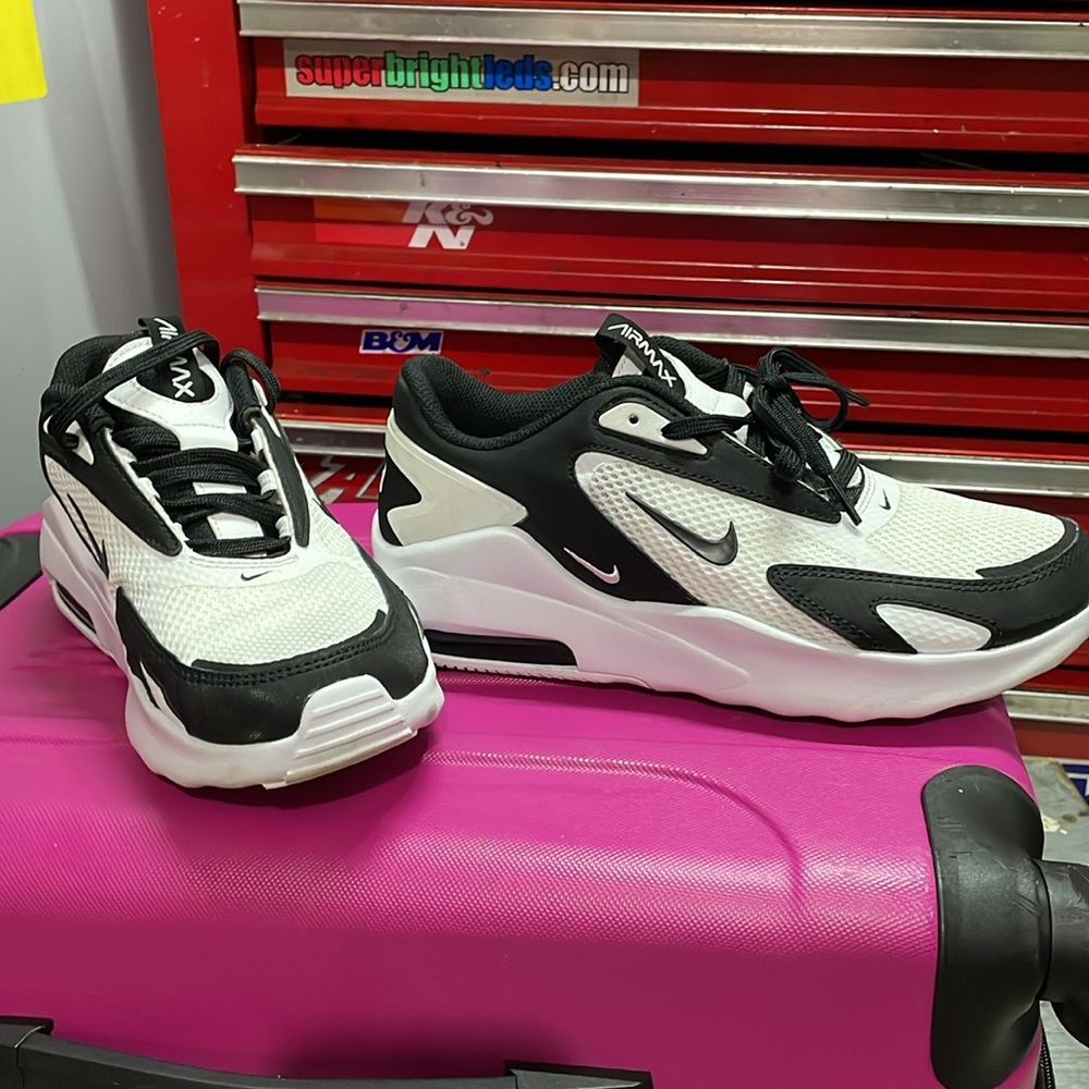 Nike Black and White Women's Sneakers